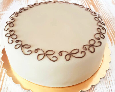 Krémová vanilková torta torta s ovocím v marcipáne